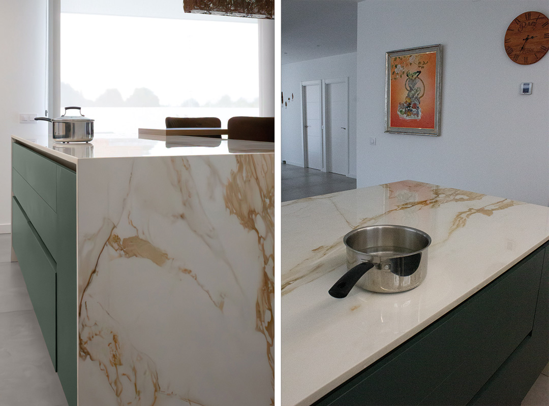 Cocina abierta con isla en Calacatta Macchia Vecchia