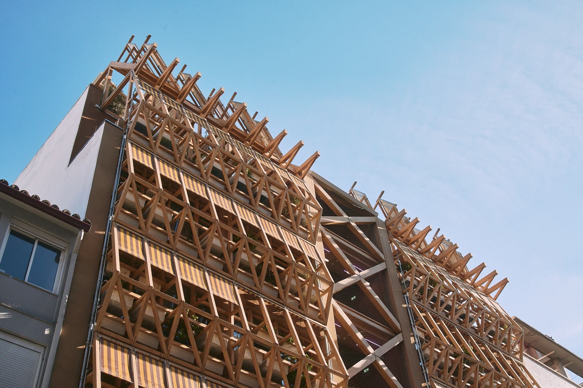 Exterior edificio Infinito Delicias