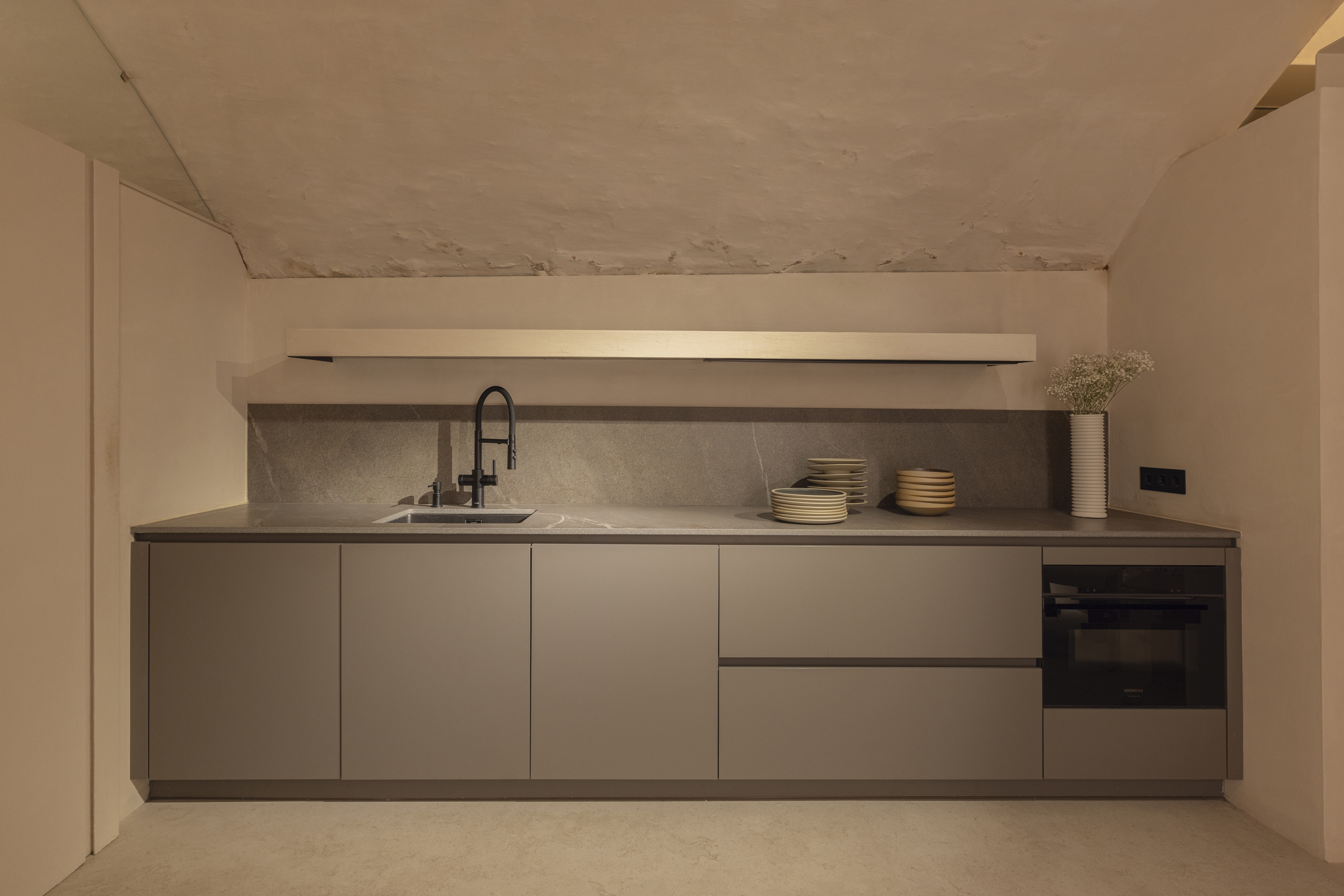Inducción invisible de Cooking Surface en el showroom de Clysa en Menorca.